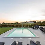 Beautiful With Pool In