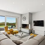 Villa Beautiful With Pool In