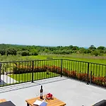Villa Beautiful With Pool In